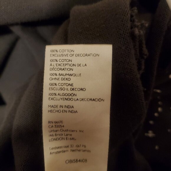 Free People Howlin Tee Womens Medium Washed Black Studded Embellished EUC - Picture 10 of 10